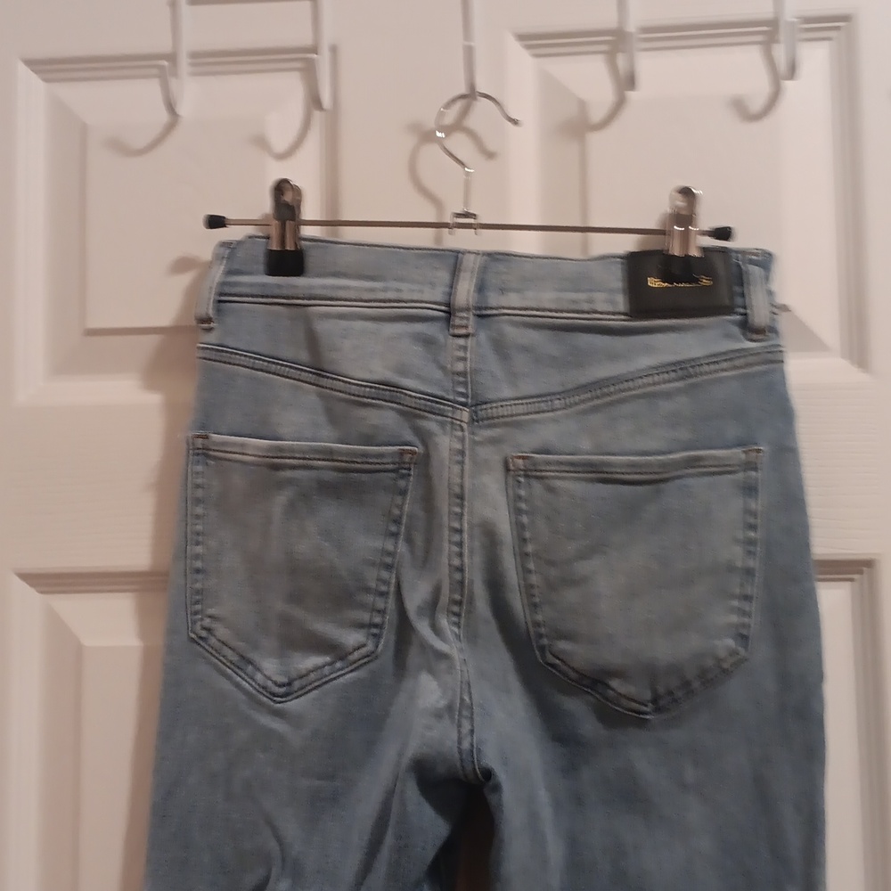 Express Cropped Flare High Rise Jeans - Picture 5 of 9